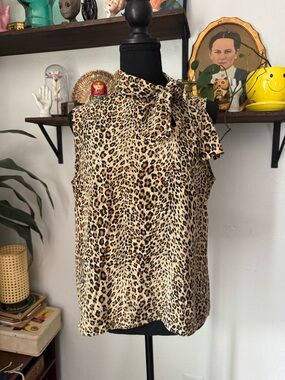 Vintage Y2K 100% Silk Sleeveless Leopard Print Tie-Neck Top